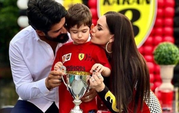 Məşhur cütlük övladlarına görə mübahisə edib restoranı tərk etdi - FOTO